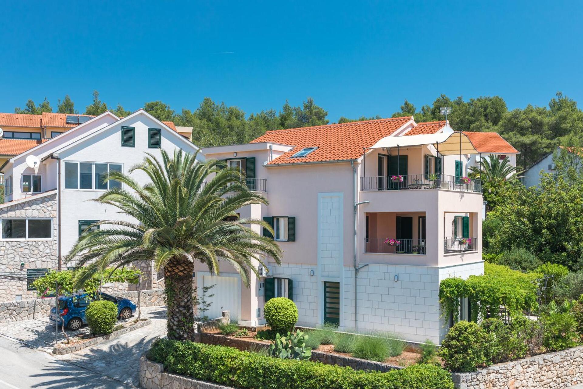 Apartments Seric Vrboska Exterior photo