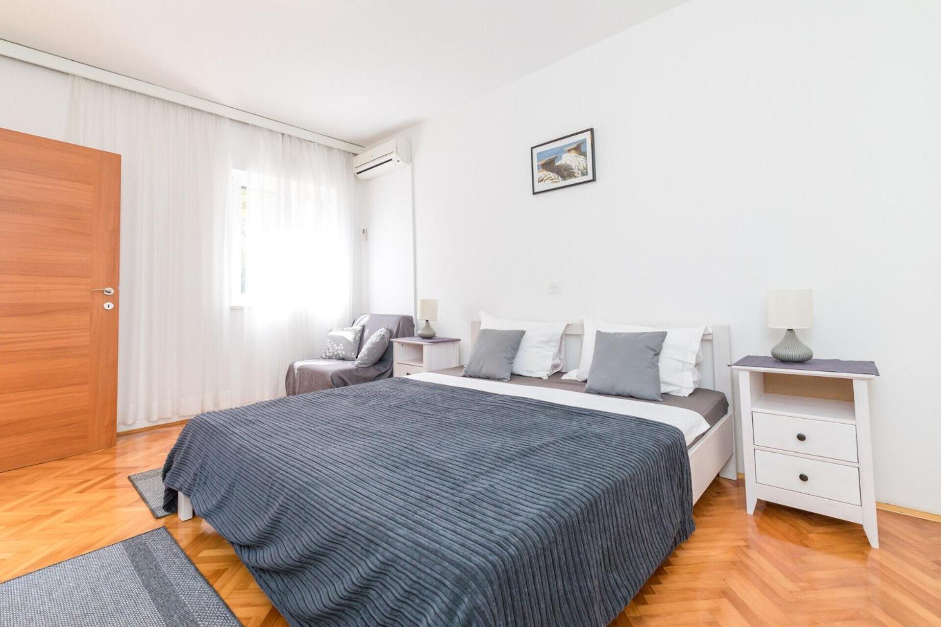 Apartments Seric Vrboska Exterior photo