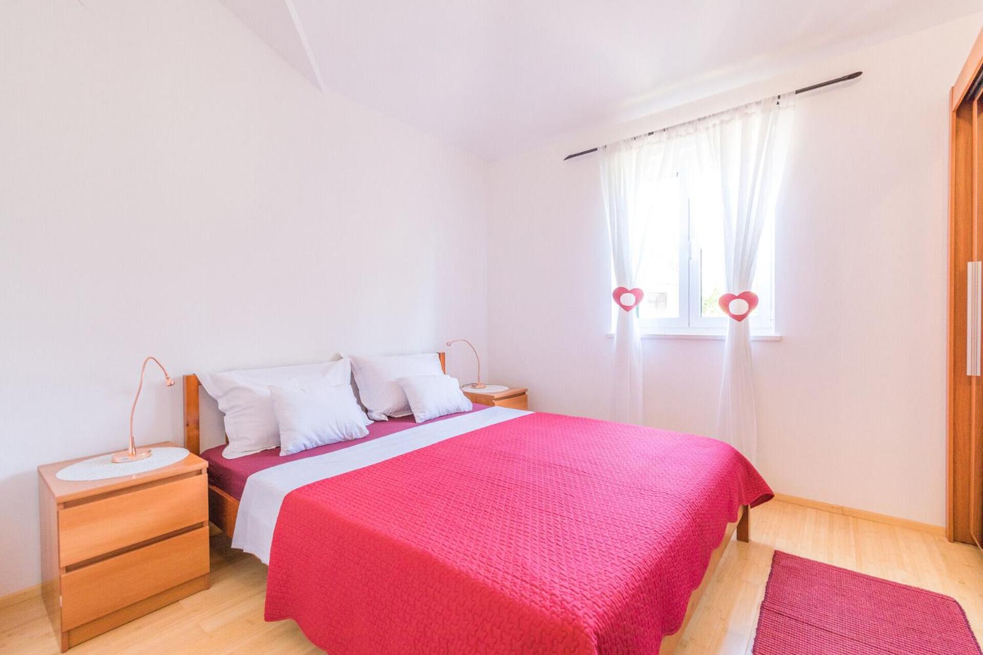 Apartments Seric Vrboska Exterior photo