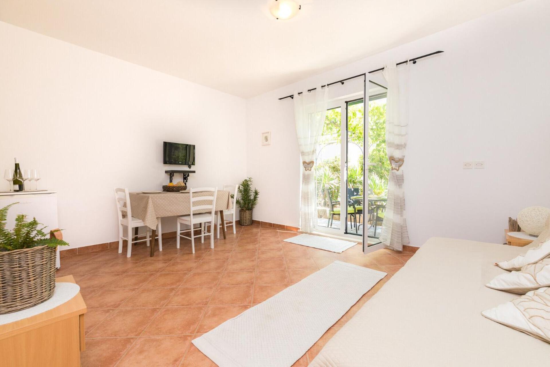 Apartments Seric Vrboska Exterior photo