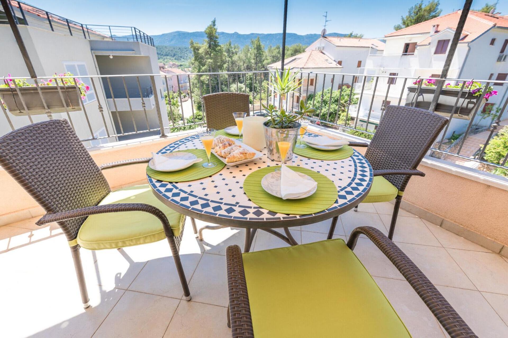 Apartments Seric Vrboska Exterior photo